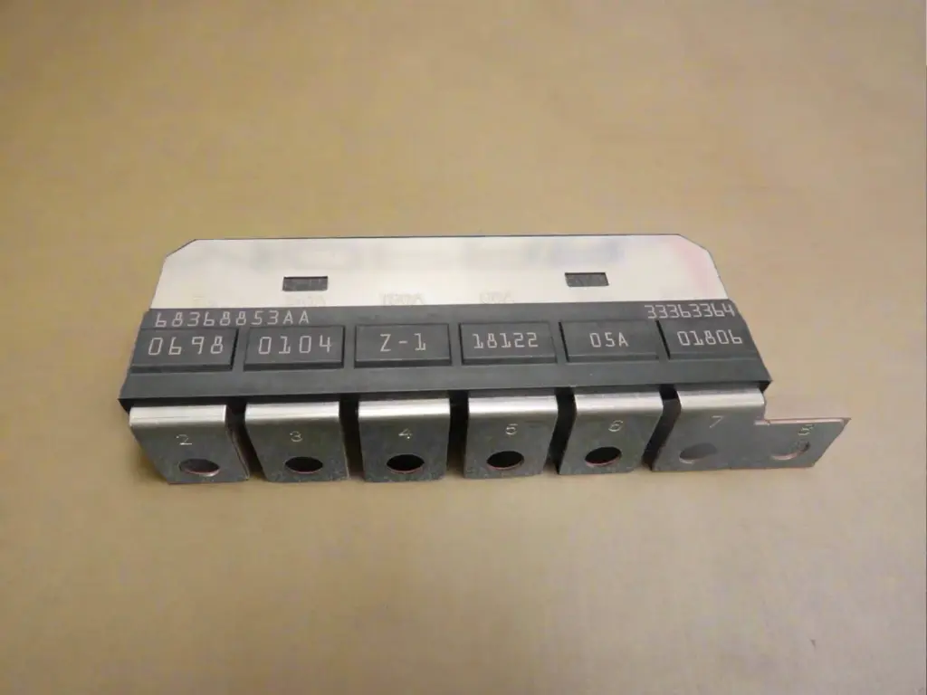 2018-2023-wrangler-jl-or-gladiator-fuse-multi-block-z-case-array-oem-55864321900831.webp